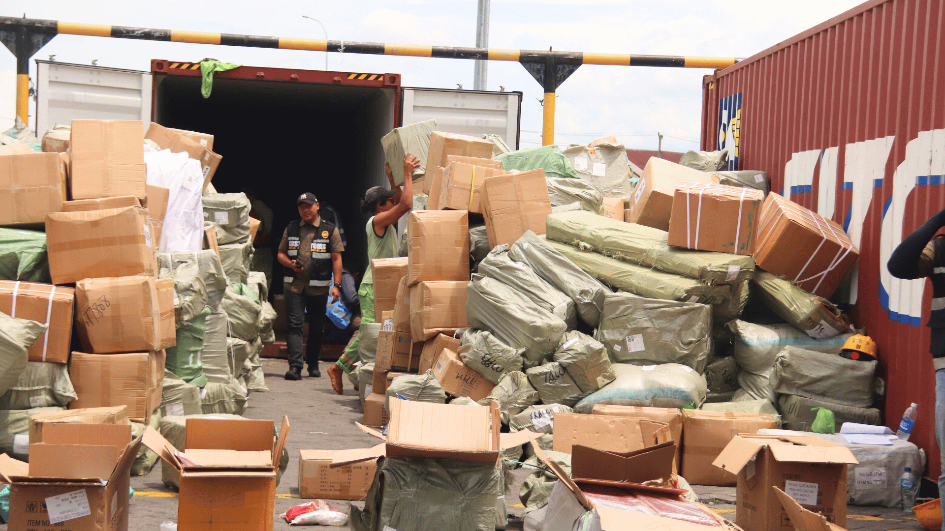 Capaian Penerimaan Bea Cukai Jateng DIY Tumbuh Positif, Kepala Kanwil: “Momentum Ini Harus Terus Dijaga”