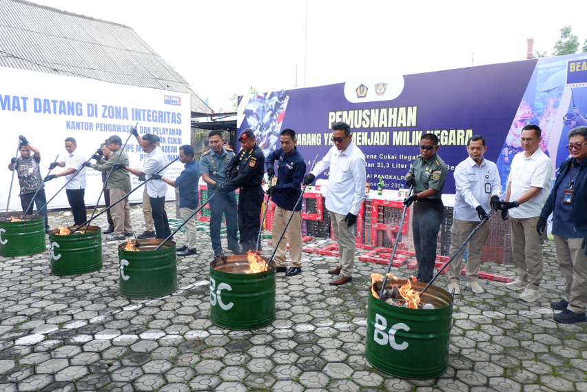 Bea Cukai Pangkalpinang Laksanakan Pemusnahan BMMN Hasil Penindakan atas Pelanggaran di Bidang Cukai