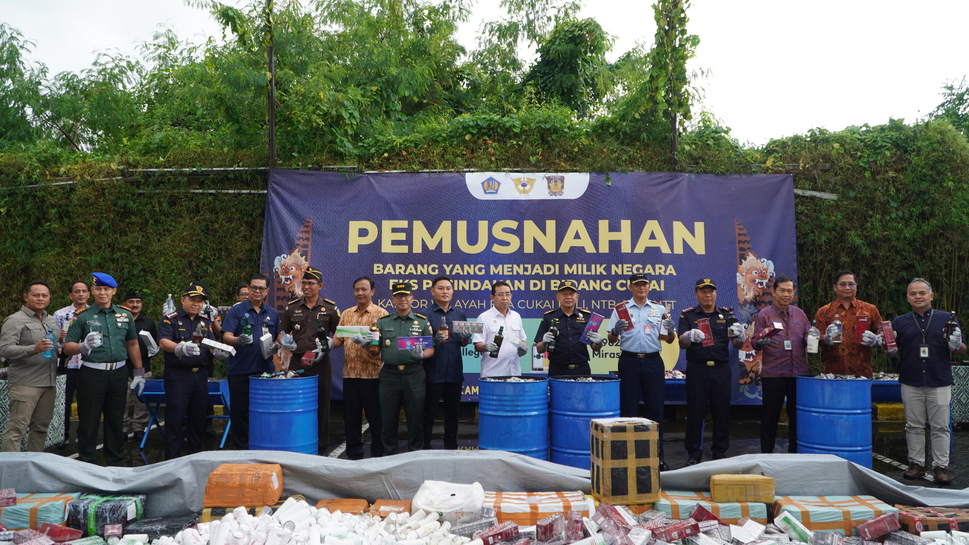 Kanwil Bea Cukai Bali Nusra Musnahkan Rokok dan Miras Ilegal Senilai 3,13 Miliar Rupiah