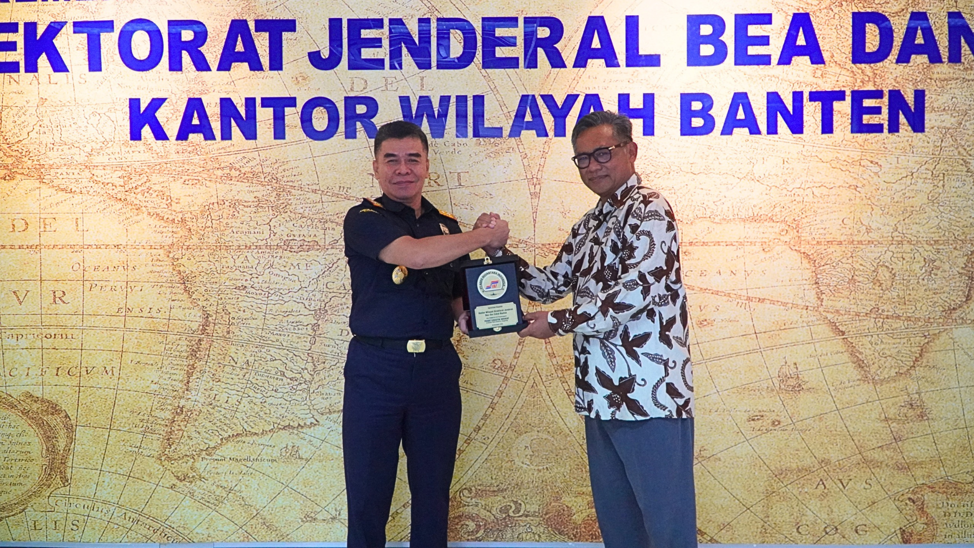 Awali Tahun dengan Prestasi,   Bea Cukai Banten Terima Penghargaan