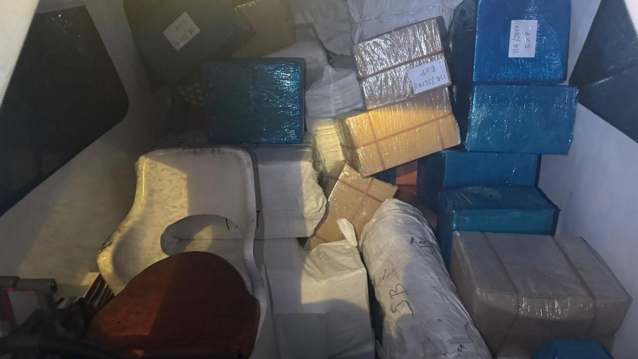 Kejar-kejaran di Perairan Tanjung Uban, Bea Cukai Batam Kembali Tindak Upaya Penyelundupan Sejumlah Barang Kiriman