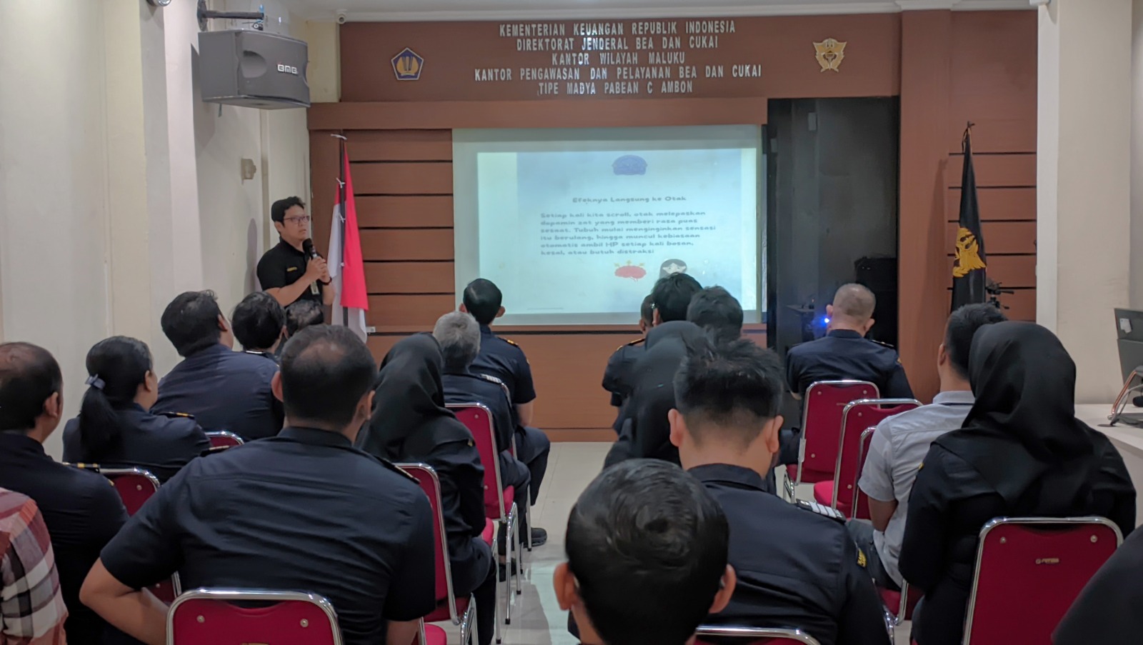 Saat Layar Mengalihkan Perhatian dari Keluarga (Bastori)