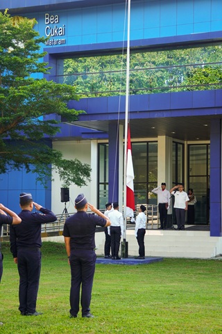 Perwakilan Kementerian Keuangan NTB Upacara Peringatan ke-117 Tahun Hari Kebangkitan Nasional