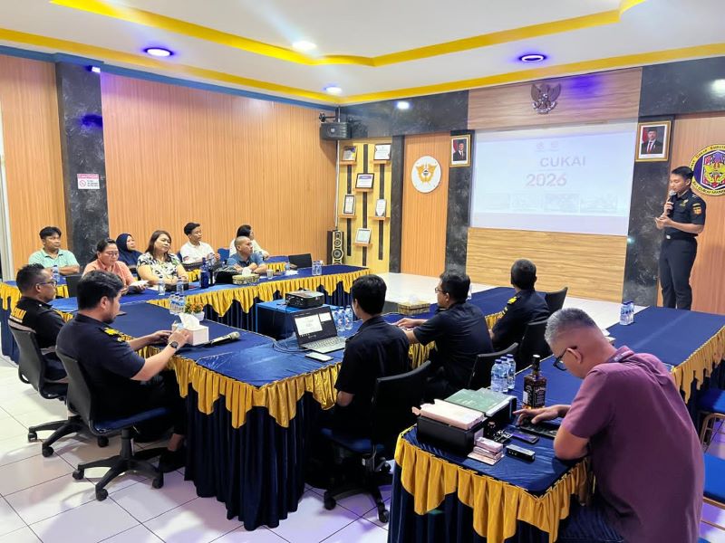 Kenali Desain Pita Cukai 2026! Bea Cukai Manokwari Ajak Pelaku Usaha MMEA Lebih Waspada.