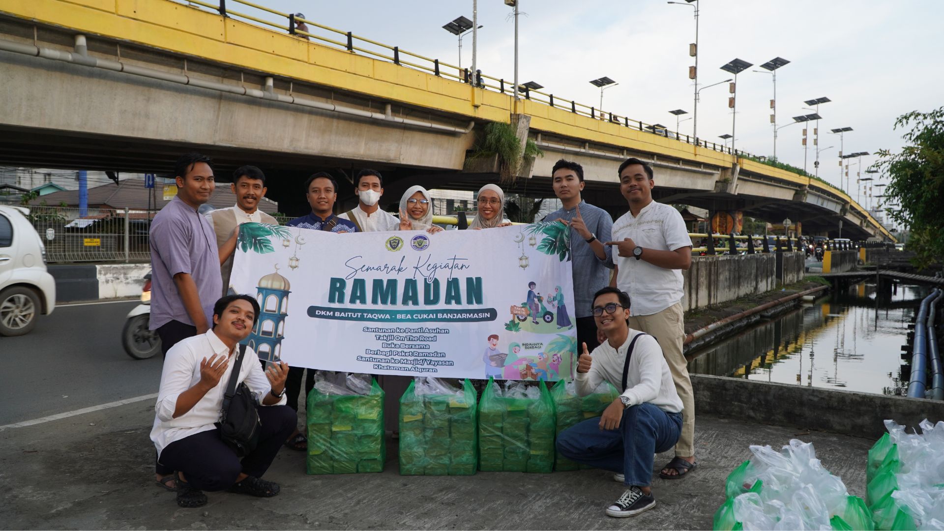 Bea Cukai Banjarmasin Tebar Ratusan Takjil Gratis, Wujud Kepedulian di Bulan Suci Ramadan
