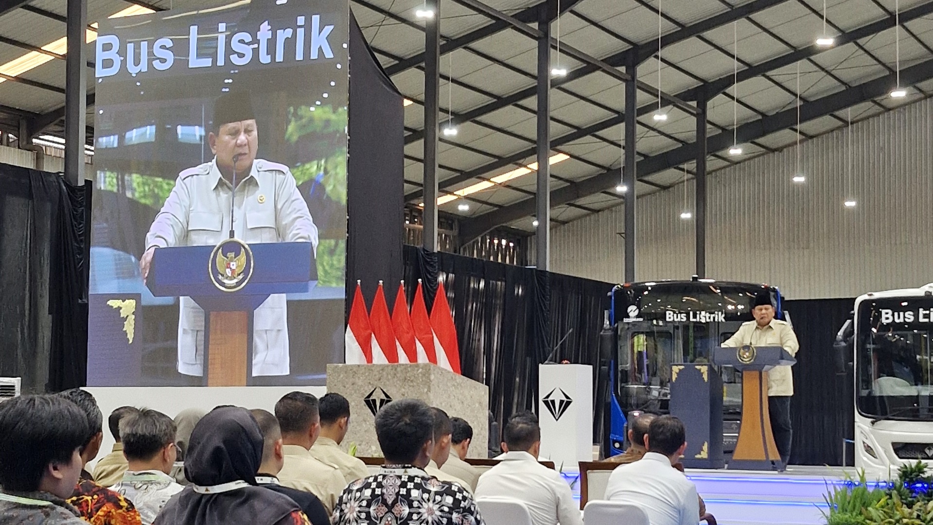 Dukung Kemandirian Industri Nasional, Bea Cukai Tanjung Emas Pantau Peresmian Pabrik Bus Listrik Berbasis CKD