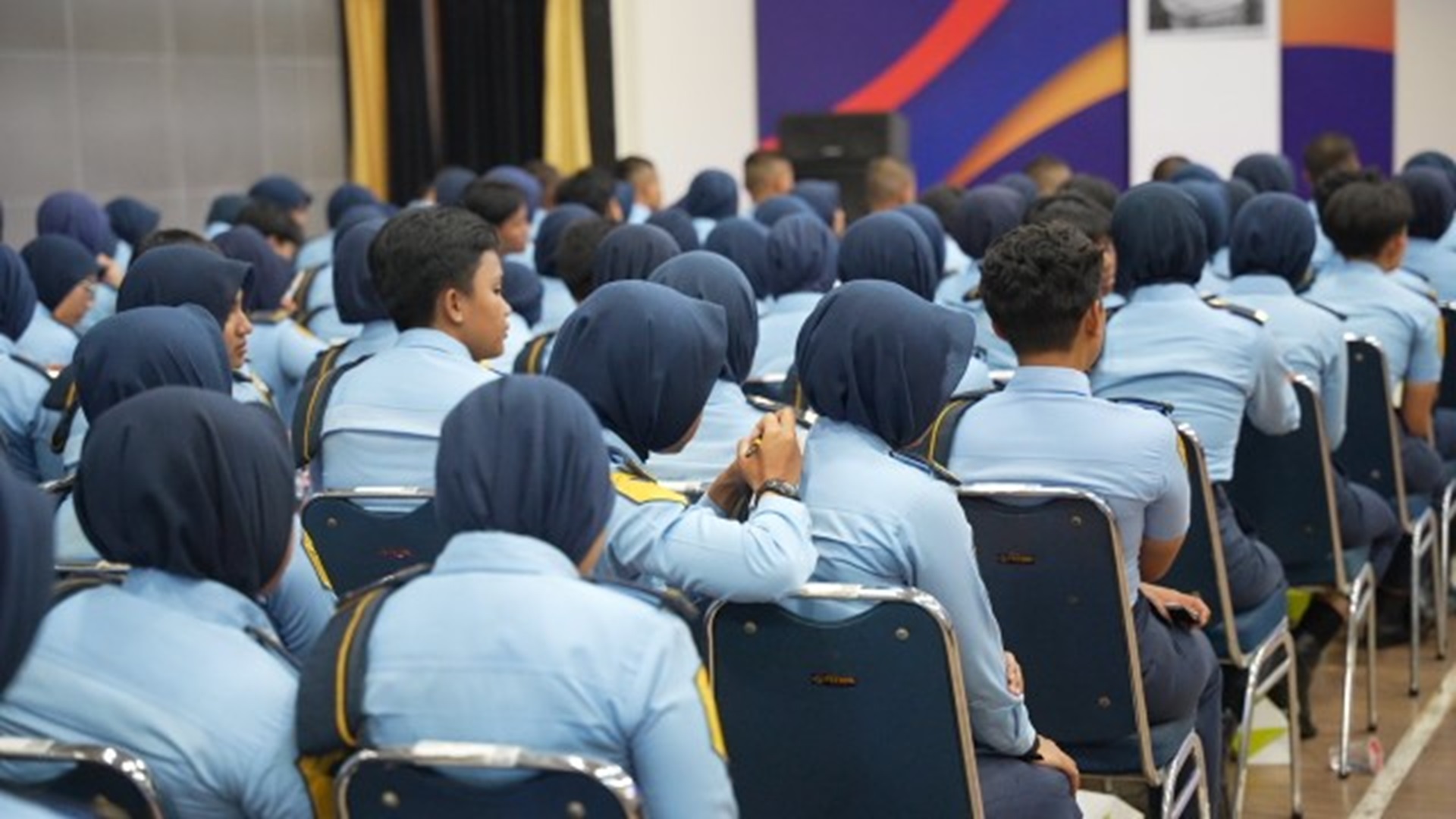 Edukasi Kepabeanan, Ratusan Taruna Polimarin Kunjungi Bea Cukai Tanjung Emas