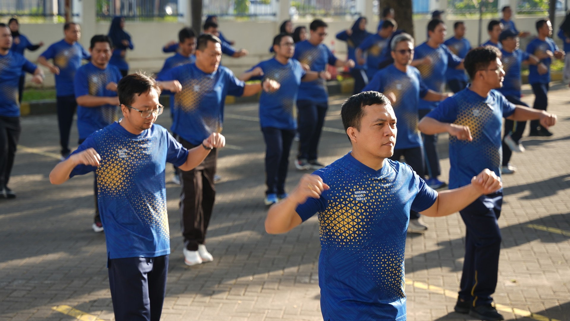 Kebugaran Jadi Prioritas, Bea Cukai Tanjung Emas Gelar Senam dan Kerja Bakti Bersama