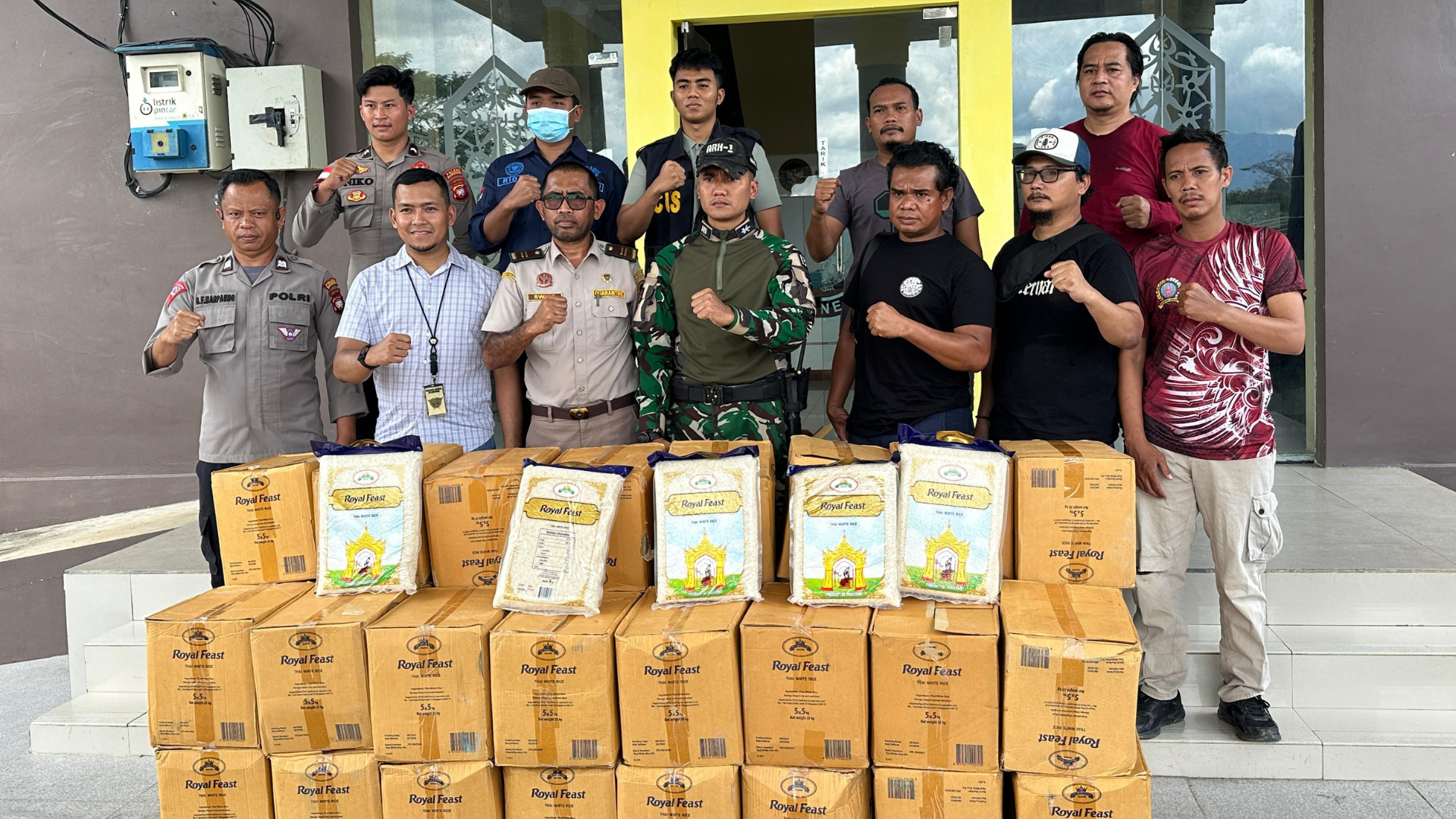 Patroli Gabungan Bea Cukai Bongkar Dugaan Penyelundupan 1 Ton Beras di Perbatasan Entikong