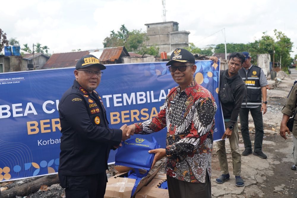 Bea Cukai Tembilahan Salurkan Bantuan untuk Korban Kebakaran Pulau Kijang