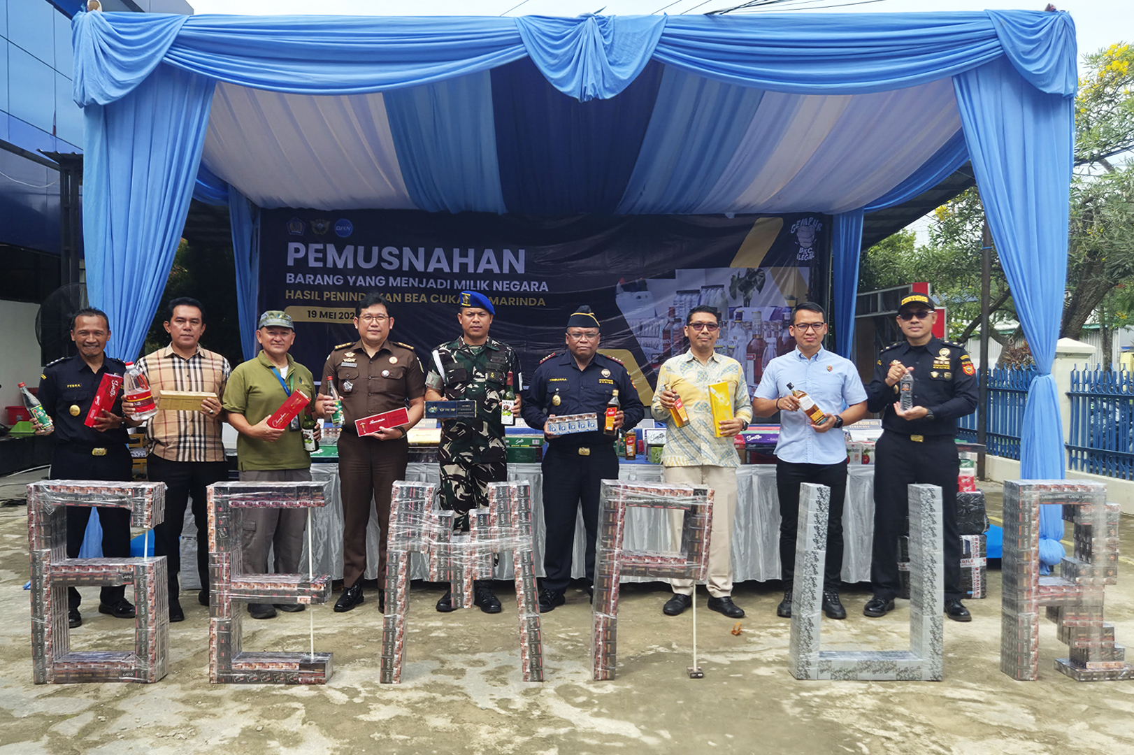 Bea Cukai Samarinda Musnahkan 1,9 Juta Batang Rokok Ilegal dan 2.160 Liter MMEA Ilegal