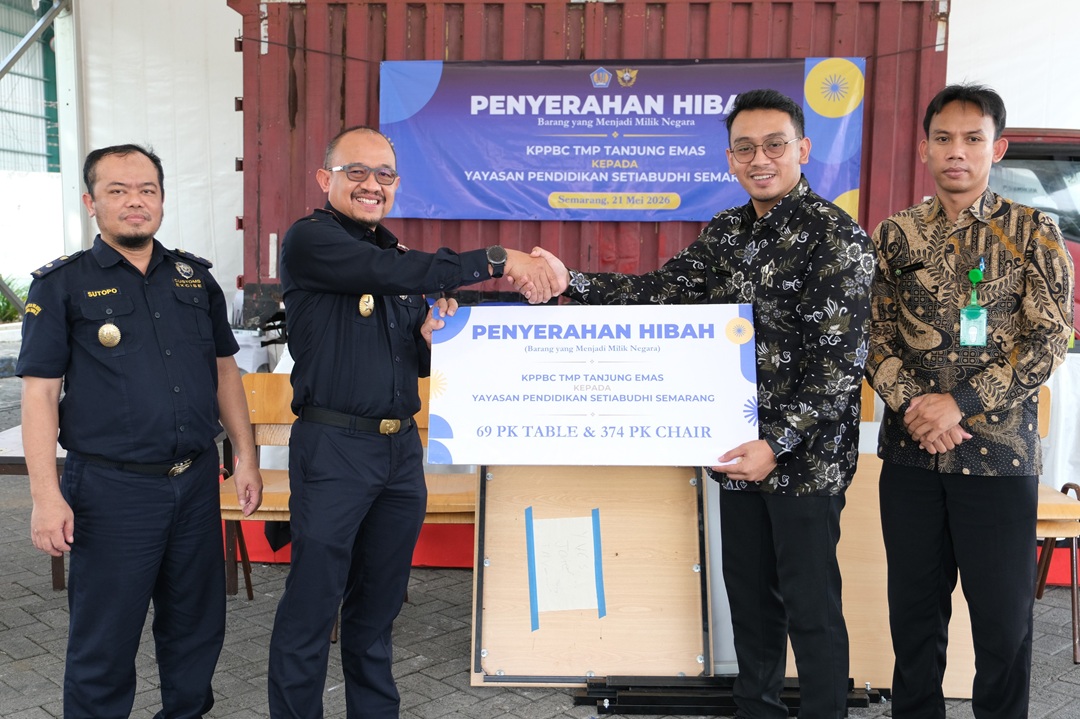 Dukung Fasilitas Pendidikan, Bea Cukai Tanjung Emas Hibahkan 1 Kontainer Sarana Belajar Kepada Yayasan Pendidikan Setiabudhi Semarang