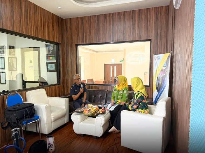 Bea Cukai Pasuruan Hadir di Radio Suara Pasuruan Untuk Edukasi Masyarakat Dampak Rokok Ilegal