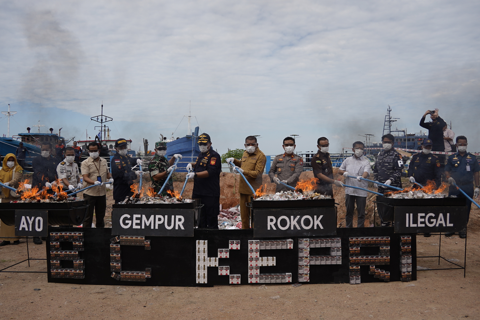 Kanwil Bea Cukai Khusus Kepulauan Riau Bersama KPPBC Tipe Madya B Tanjung Balai Karimun Gelar Pemusnahan Barang Yang Menjadi Milik Negara (BMMN) Hasil Penindakan Kepabeanan Dan Cukai
