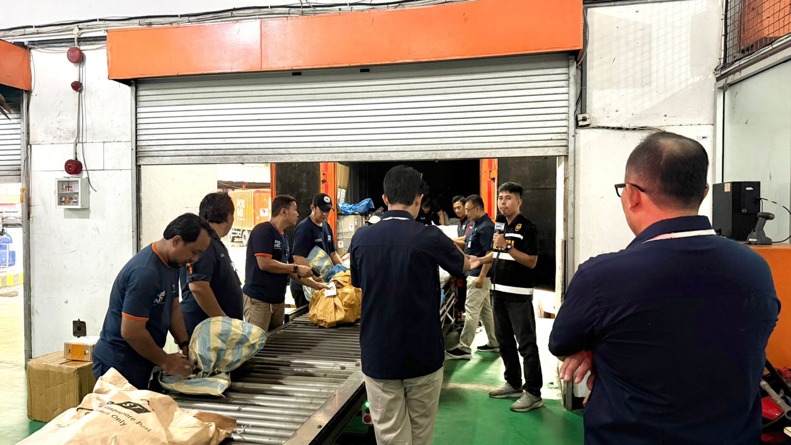 Perkuat Edukasi Publik, Bea Cukai Kantor Pos Pasar Baru dan PT Pos Indonesia Sinergikan Kolaborasi Konten Media Sosial