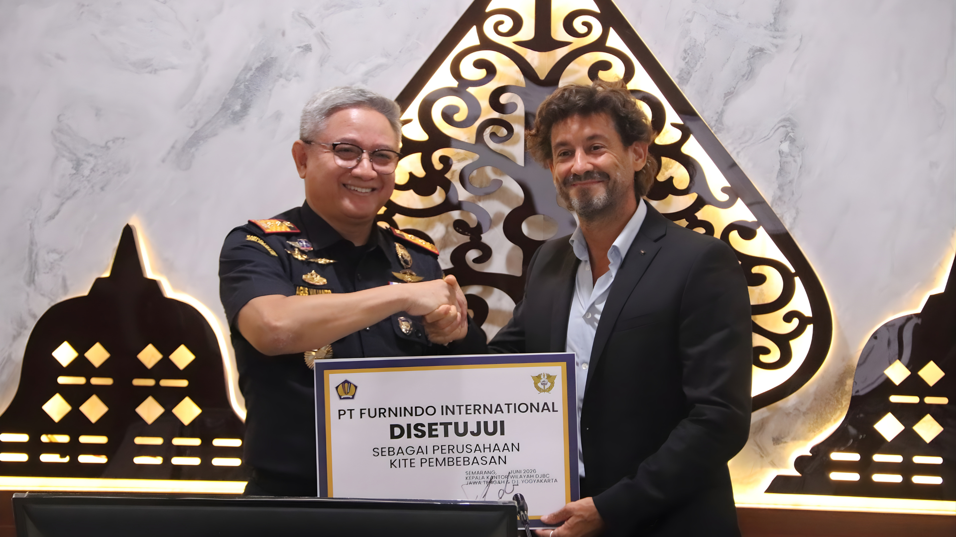 Bea Cukai Dorong Industri Furnitur Jepara, PT Furnindo International Resmi Terima Fasilitas KITE