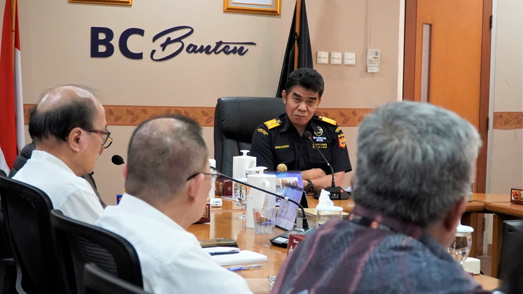 Perkuat Industri Pulp dan Kertas Nasional, Bea Cukai Banten Berikan Fasilitas KITE
