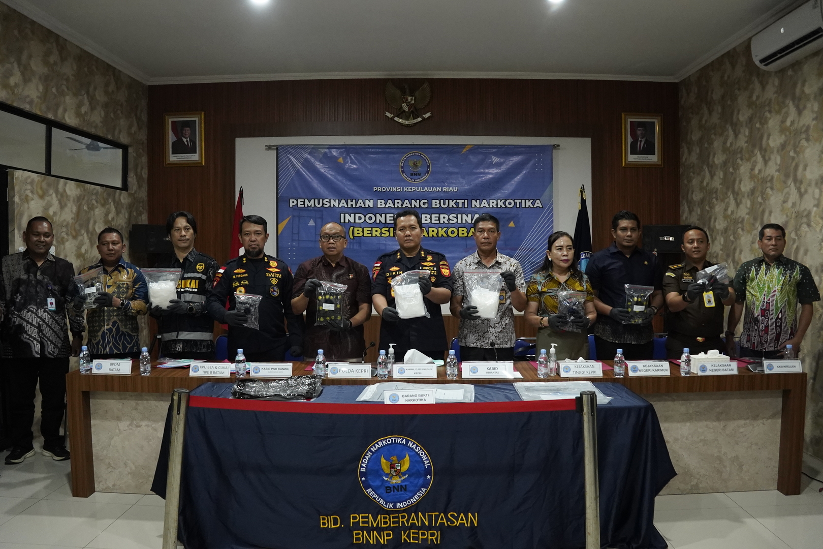 Kanwil Bea Cukai Khusus Kepulauan Riau Bersama BNNP Kepulauan Riau Gagalkan Penyelundupan Narkotika Jaringan Internasional Asal Malaysia Melalui Jalur Laut