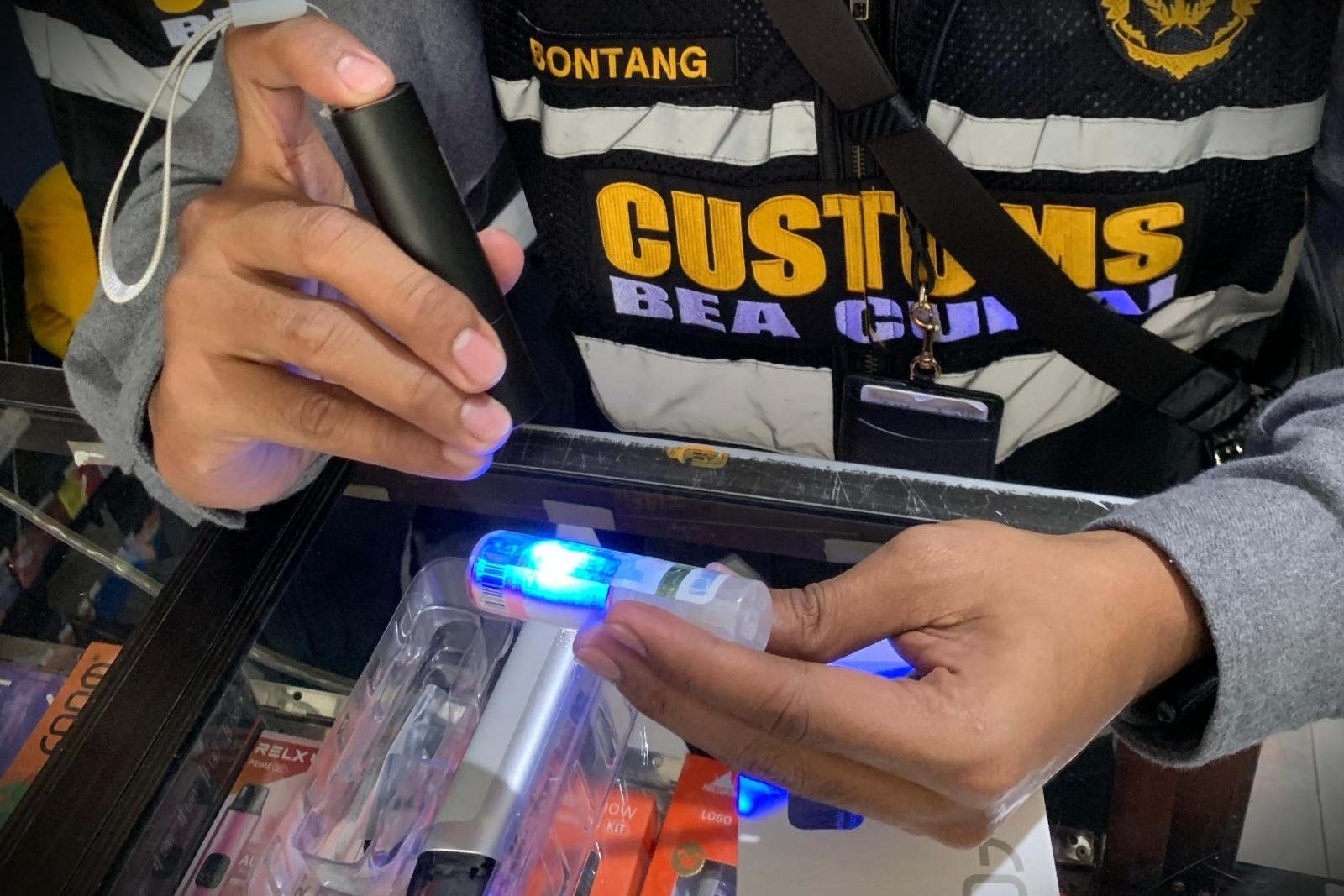 Perangi Barang Kena Cukai Ilegal, Bea Cukai Bontang bersama Polres Bontang dan BNNK Bontang Gelar Operasi Pasar Gabungan