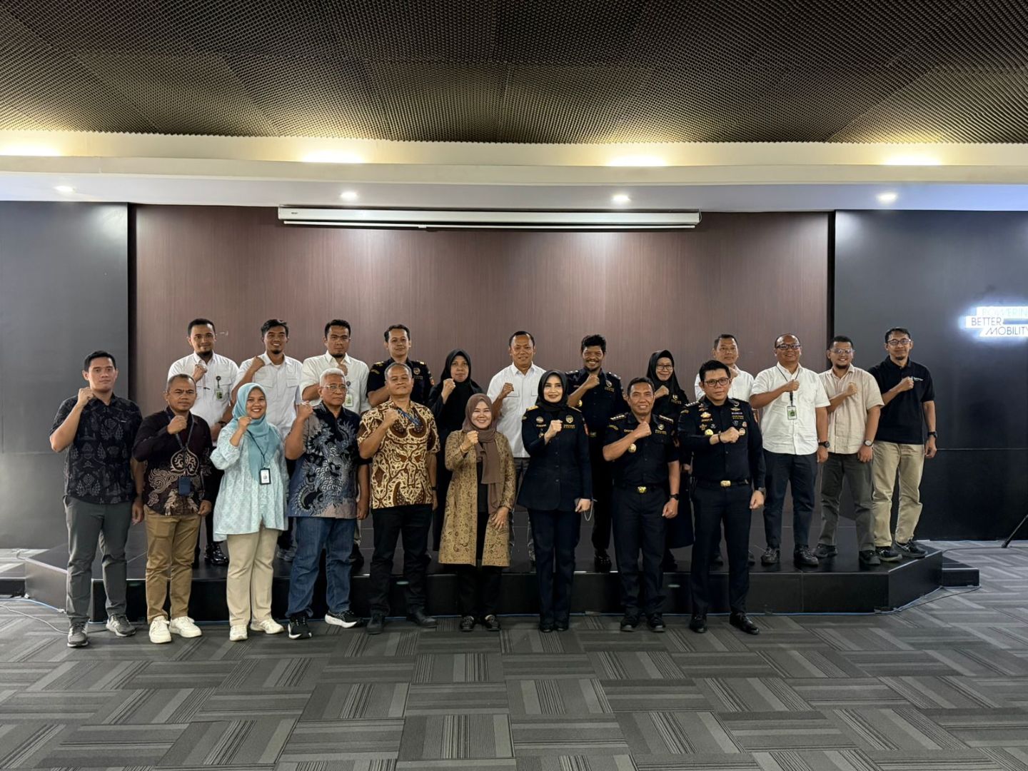 Mengintip Perakitan Mercedes-Benz Indonesia, Penerima Fasilitas Pusat Logistik Berikat