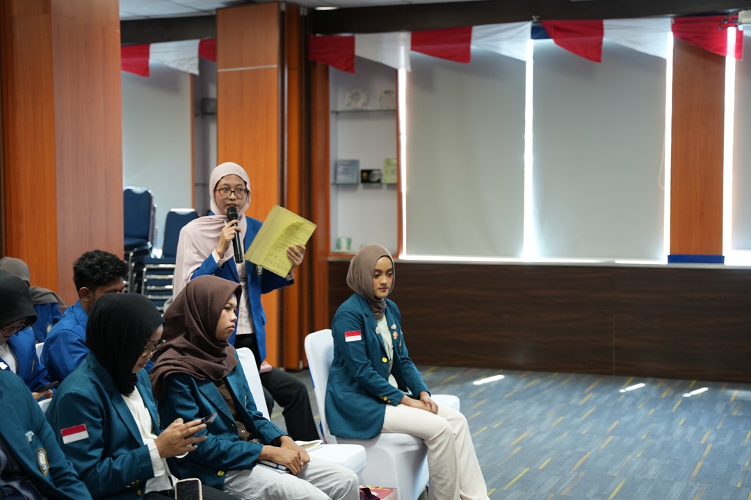 Mahasiswa Undip Dalami Kepabeanan dan Cukai melalui Company Visit di Bea Cukai Tanjung Emas