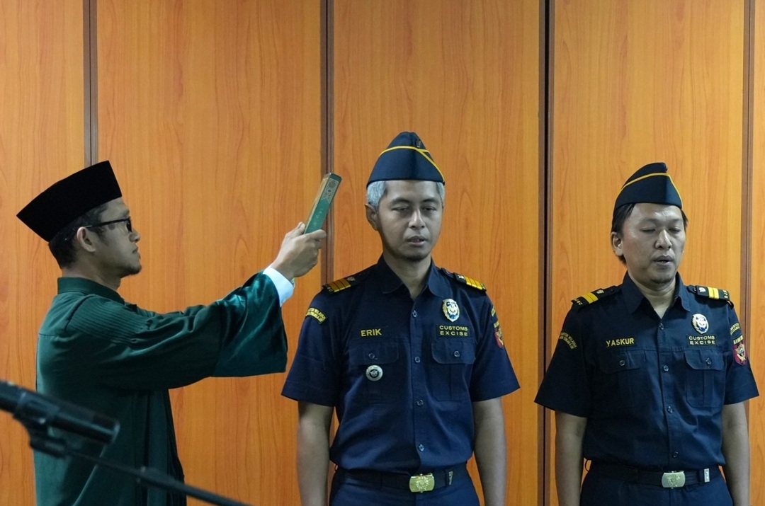 Empat Pegawai Bea Cukai Tanjung Emas Dilantik sebagai Juru Sita Bea dan Cukai