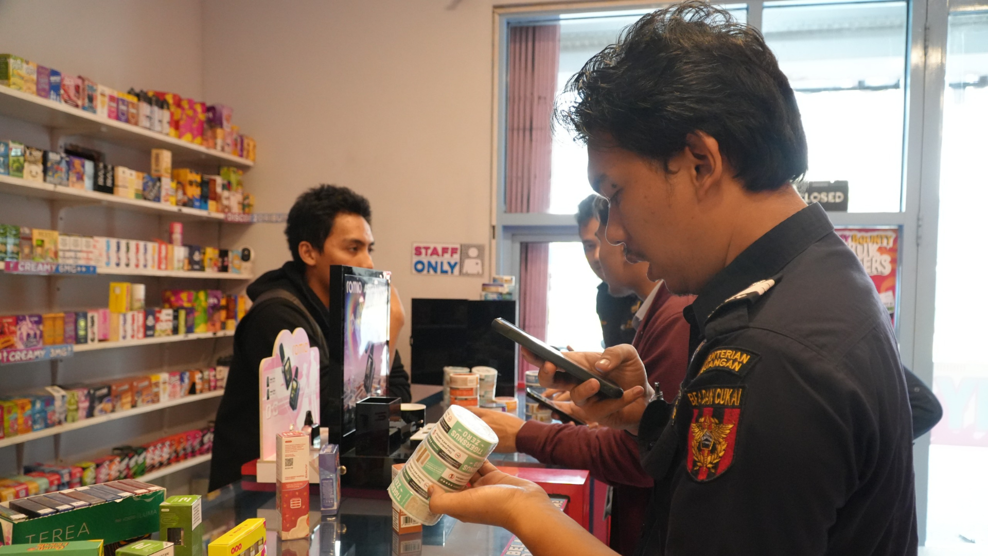 Bea Cukai Tangerang Laksanakan Pemantauan Harga Transaksi Pasar Rokok Elektrik di Kabupaten Tangerang