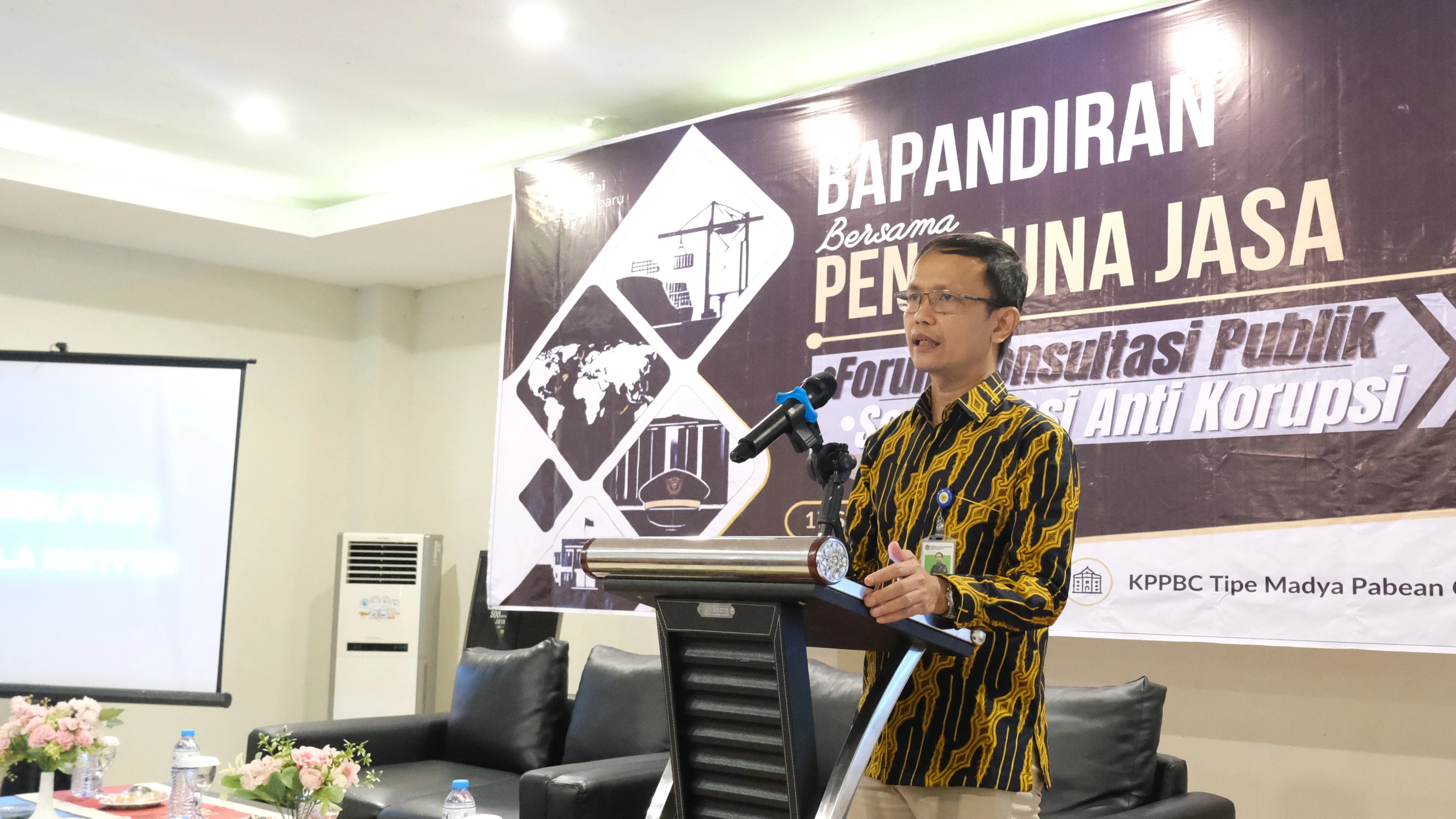 Perkuat Integritas dan Kualitas Pelayanan, Bea Cukai Kotabaru Gelar Bapandiran Bersama Pengguna Jasa