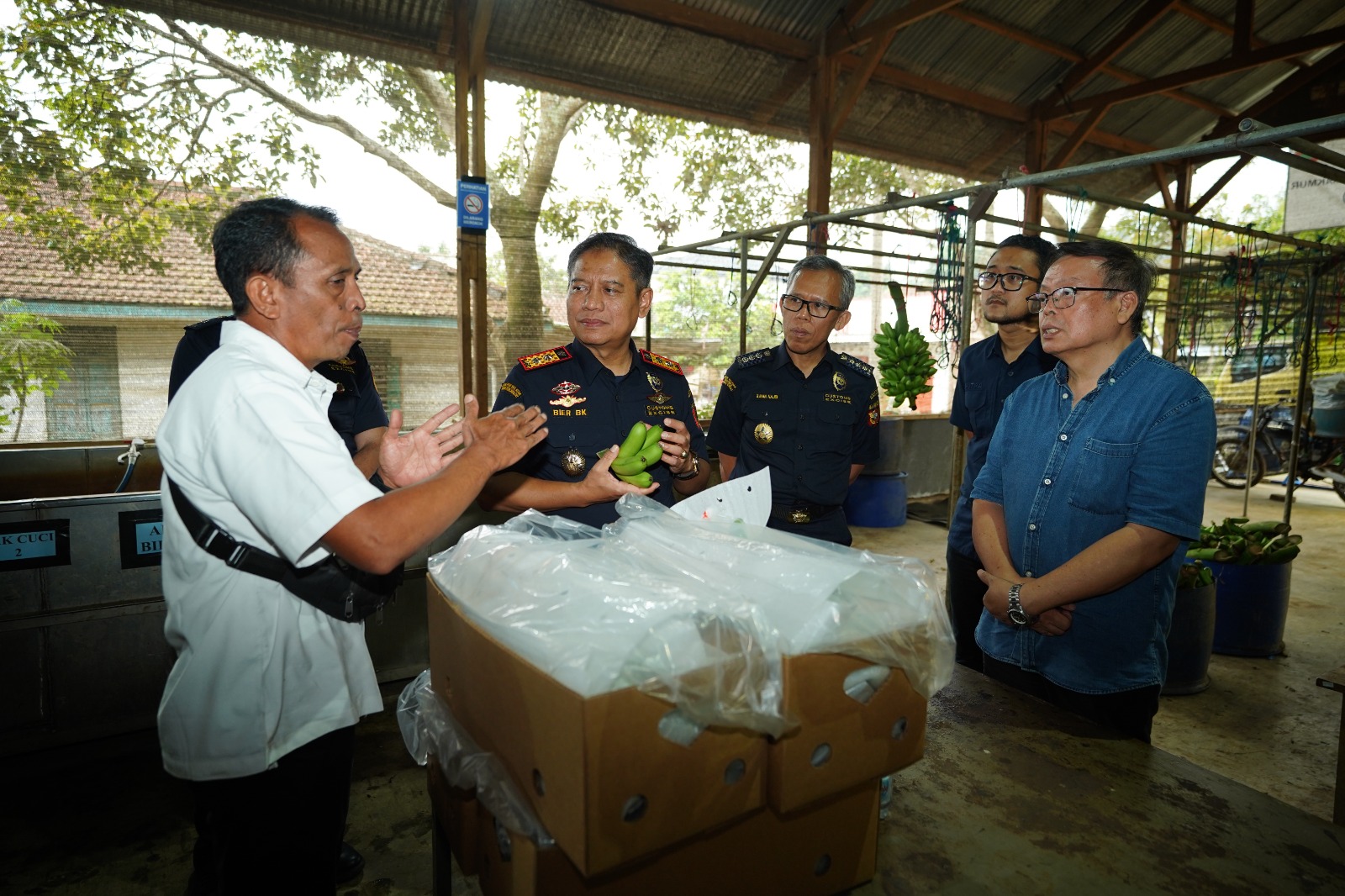Jalankan Peran Industrial Assistance, Bea Cukai Sumbagbar Kunjungi Produsen Tani Hijau Makmur