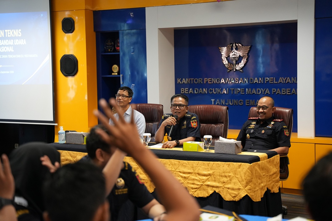 Bea Cukai Jawa Tengah dan D.I. Yogyakarta Tingkatkan Kompetensi Petugas melalui Bimtek Pengawasan Bandar Udara Internasional