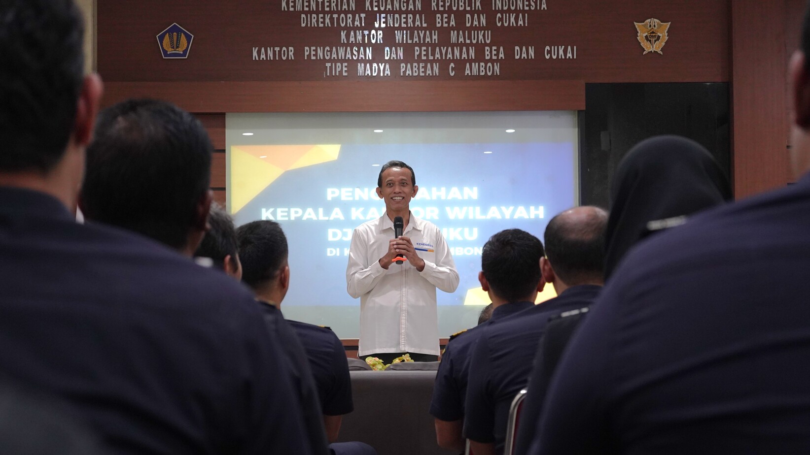 Perkuat Integritas dan Soliditas, Kepala Kanwil Bea Cukai Maluku Berikan Arahan kepada Pegawai Bea Cukai Ambon