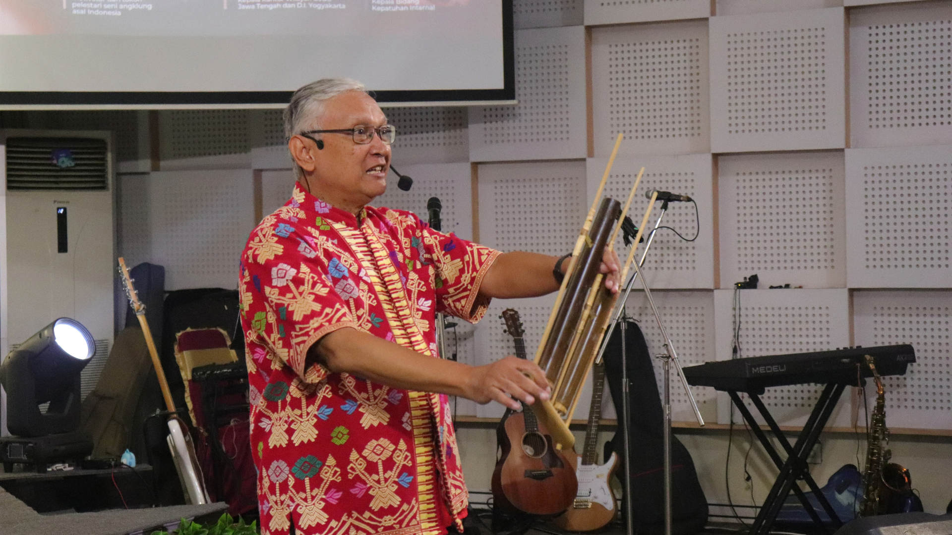Perkuat Integritas dan Mental Kebangsaan, Bea Cukai Jateng DIY Hadirkan Pesan Kebangsaan melalui Harmoni Angklung