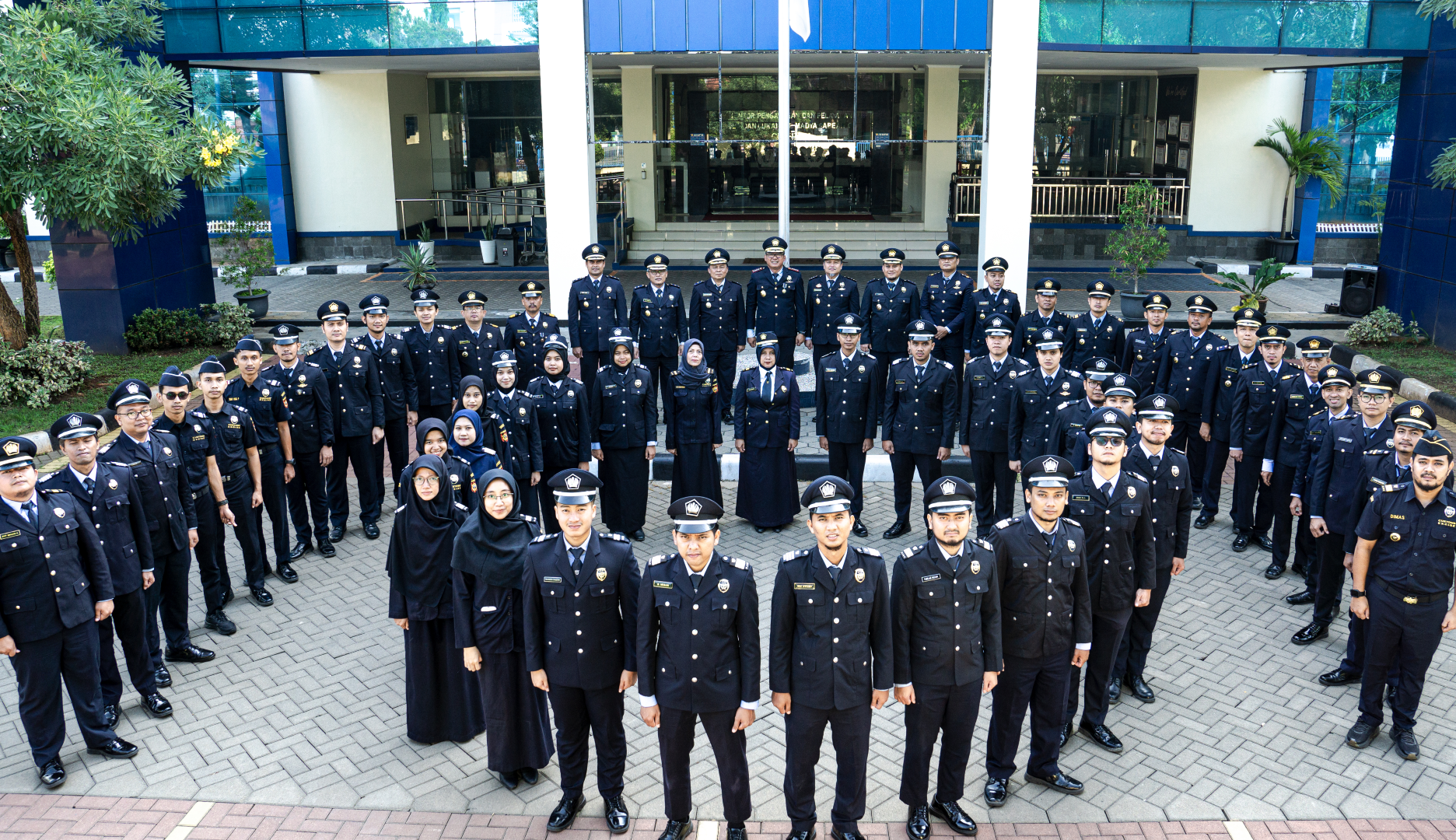 KODE ETIK DAN PERILAKU PEGAWAI DIREKTORAT JENDERAL BEA DAN CUKAI
